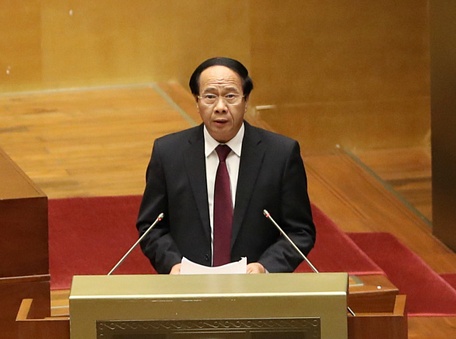  Phó thủ tướng Lê Văn Thành báo cáo trước Quốc hội về tình hình kinh tế - xã hội - Ảnh: Quochoi.gov.vn