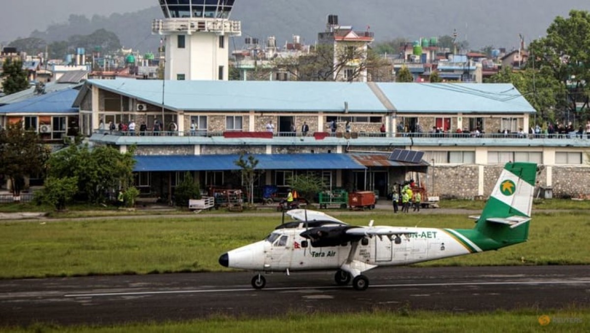 Máy bay DHC-6 Twin Otter của Tara Air tại sân bay Pokhara, Nepal, ngày 11/4/2022. Ảnh: Reuters