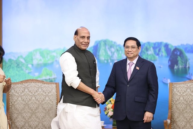 Thủ tướng Phạm Minh Chính đã tiếp Bộ trưởng Bộ Quốc phòng Cộng hòa Ấn Độ Rajnath Singh. Ảnh VGP/Nhật Bắc