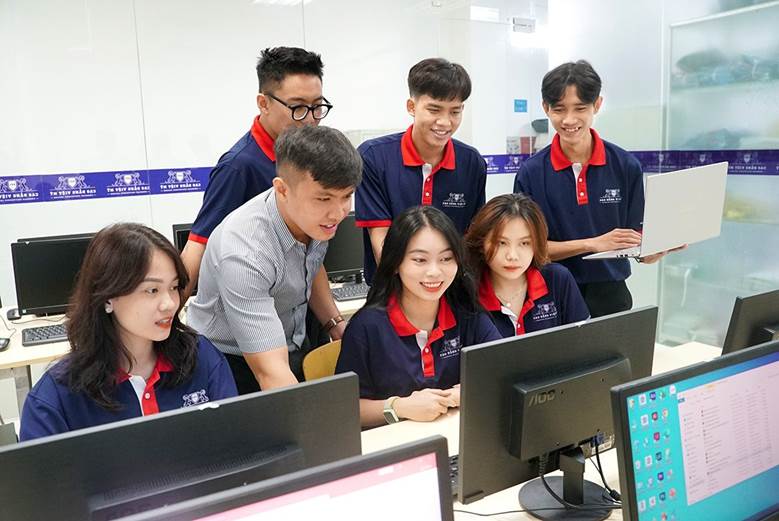  Buổi học công nghệ thông tin sinh động tại Cao đẳng Việt Mỹ
