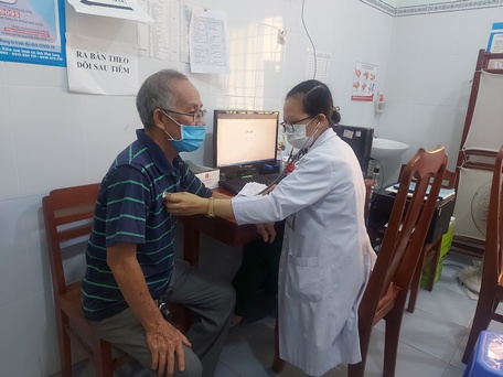  Vĩnh Long tiếp tục đẩy mạnh tiêm ngừa vắc xin ngừa COVID-19 mũi 3 và mũi 4 cho người dân từ 18 tuổi trở lên.