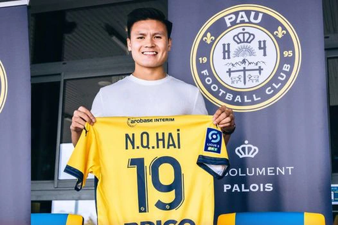 Quang Hải chính thức ra mắt Pau FC. (Ảnh: FBNV)