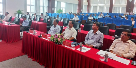 Các đại biểu tham dự hội nghị tập huấn tại điểm cầu Vĩnh Long.