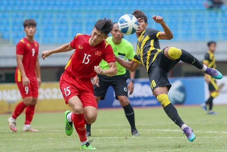  U.19 Việt Nam sụp đổ 0-3 trước U.19 Malaysia.Ảnh: VFF