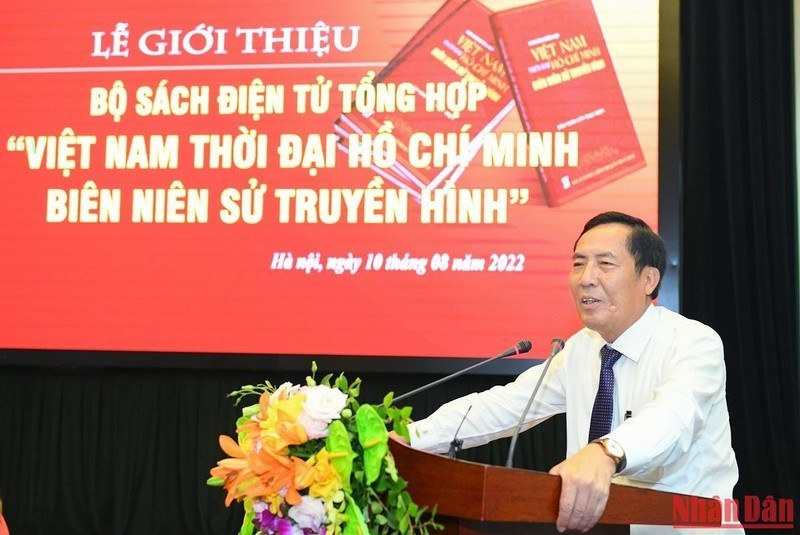 Đồng chí Thuận Hữu phát biểu tại buổi lễ.