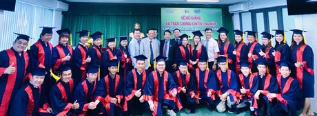 Bế giảng và trao chứng chỉ tốt nghiệp cho 27 học viên lớp “Giám đốc Điều hành”.