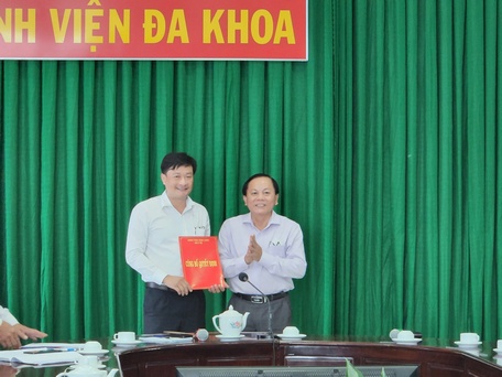 Bổ nhiệm bác sĩ Nguyễn Thanh Truyền làm Giám đốc Bệnh viện Đa khoa tỉnh
