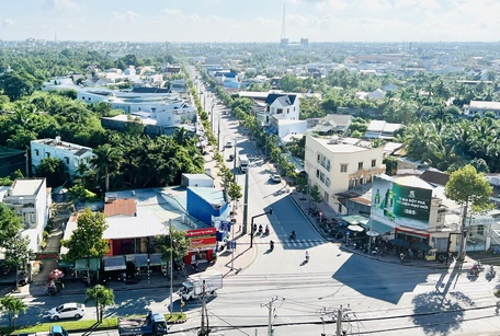 Đường từ QL53 đến đường Võ Văn Kiệt góp phần mở rộng hạ tầng giao thông nội ô thành phố.