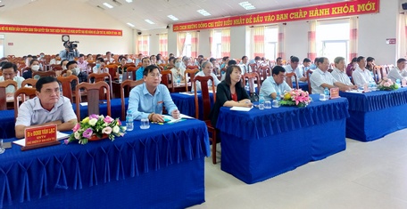 Các đại biểu tham dự hội nghị tại Huyện ủy Bình Tân.