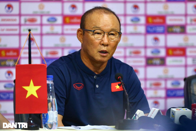 Ông Park thẳng thắn thừa nhận, nếu Quang Hải không dự AFF Cup 2022, khả năng giành ngôi vô địch của tuyển Việt Nam sẽ bị ảnh hưởng (Ảnh: Khoa Nguyễn).
