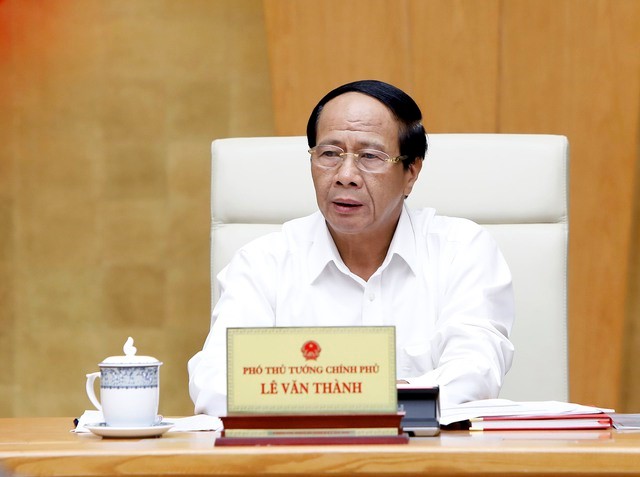 Phó Thủ tướng Lê Văn Thành khẳng định việc gỡ thẻ vàng, tuyệt đối không để EC rút “thẻ đỏ” là rất cấp bách - Ảnh: VGP/Đức Tuân