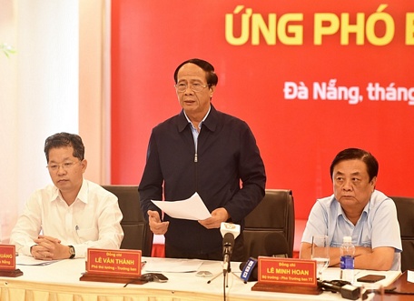  Phó Thủ tướng Lê Văn Thành đề nghị các địa phương tiến hành rà soát, đánh giá, tổng hợp đầy đủ thiệt hại do bão gây ra, để sớm khắc phục - Ảnh: VGP/Đức Tuân