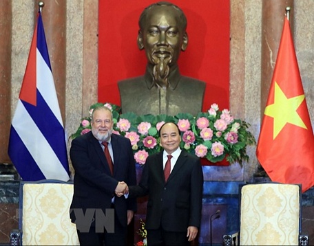  Chủ tịch nước Nguyễn Xuân Phúc đã hội kiến Thủ tướng Cuba Manuel Marrero Cruz - Ảnh: TTXVN