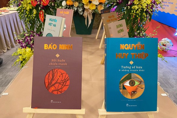 Bộ sách đẹp của NXB Trẻ in lại những tác phẩm tiêu biểu của những cây bút phía Bắc được đánh giá là đã định hình gương mặt văn chương đương đại Việt Nam - Ảnh: T.ĐIỂU