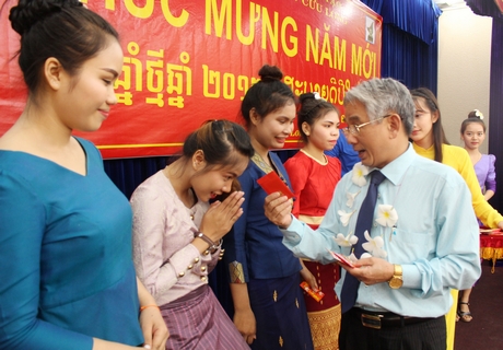 Các lễ tết của Lào đều được Trường ĐH Cửu Long tổ chức cho lưu học sinh vơi nỗi nhớ nhà.