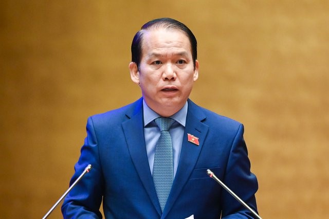 Chủ nhiệm Ủy ban Pháp luật Hoàng Thanh Tùng trình bày báo cáo giải trình, tiếp thu - Ảnh: VGP/LS