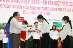Trao 271 suất học bổng Phạm Hùng - Võ Văn Kiệt cho học sinh, sinh viên