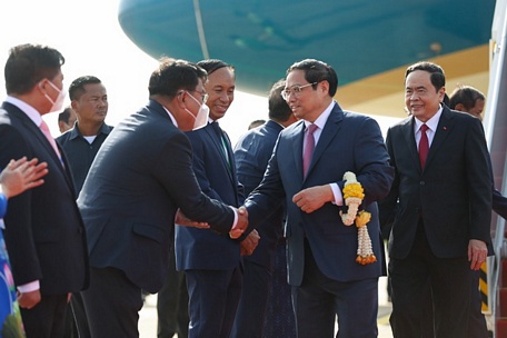  Tham gia đoàn đại biểu Việt Nam thăm Vương quốc Campuchia có Phó Chủ tịch Thường trực Quốc hội Trần Thanh Mẫn, lãnh đạo nhiều bộ ngành, đoàn thể Trung ương - Ảnh: VGP/Nhật Bắc