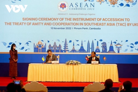  Ngoại trưởng các nước ASEAN đã tham dự lễ ký kết văn kiện mở rộng cho Ukraine tham gia Hiệp ước Thân thiện và Hợp tác ở Đông Nam Á.