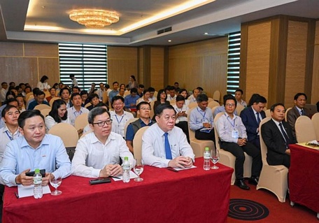 Đồng chí Nguyễn Trọng Nghĩa, Bí thư Trung ương Đảng, Trưởng Ban Tuyên giáo Trung ương tới dự và chỉ đạo hội thảo.