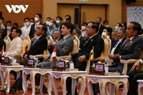  Các nguyên thủ quốc gia tham dự Hội nghị.