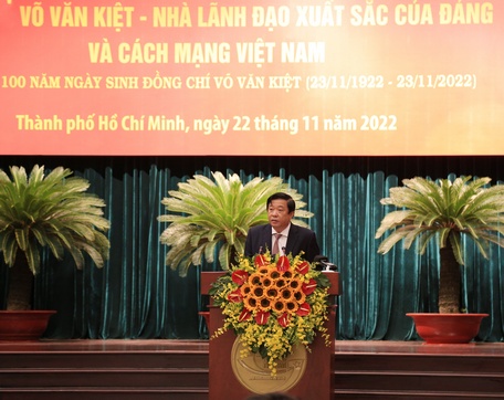  Bí thư Tỉnh ủy Vĩnh Long Bùi Văn Nghiêm phát biểu tại hội thảo.