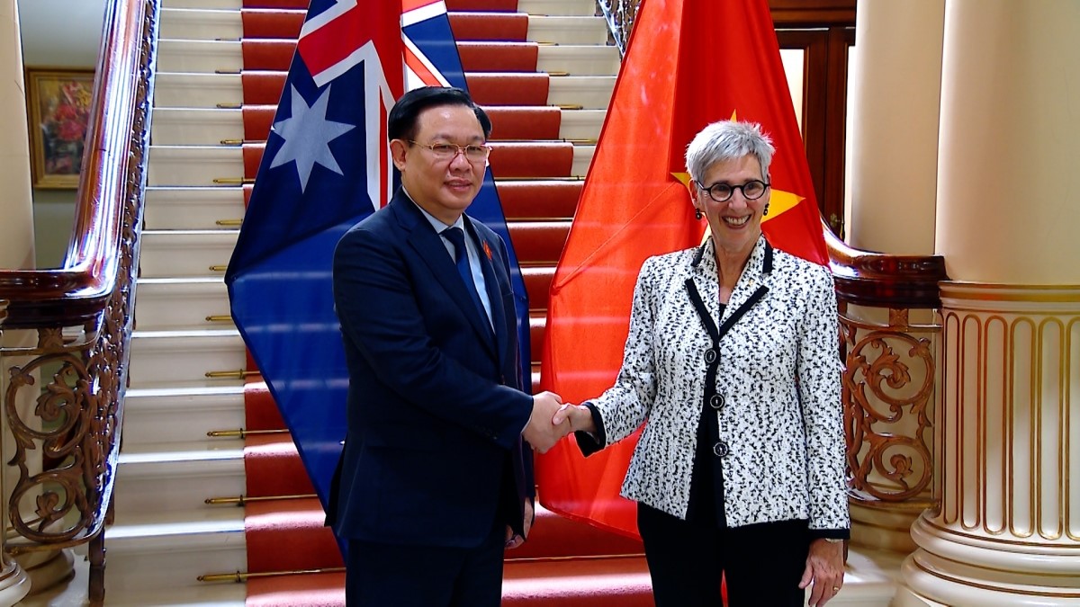 Chủ tịch Quốc hội gặp Thống đốc bang Victoria và tiếp Bộ trưởng Thương mại Australia