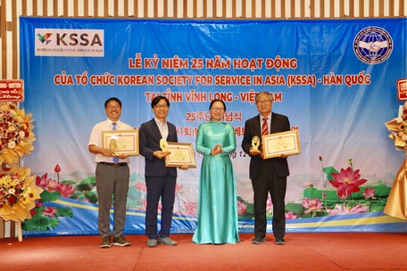 Tổ chức KSSA nhận bằng khen của UBND tỉnh Vĩnh Long.