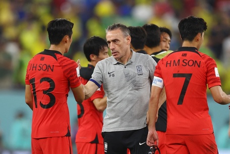  HLV Paulo Bento từ chức sau khi Hàn Quốc dừng bước ở World Cup 2022. (Ảnh: Reuters)