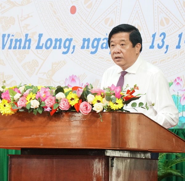 Ông Bùi Văn Nghiêm - Ủy viên BCH Trung ương Đảng, Bí thư Tỉnh ủy, Chủ tịch HĐND tỉnh phát biểu bế mạc kỳ họp.