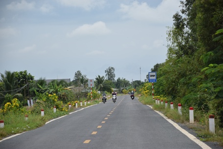 Một tuyến đường quê tại xã nông thôn mới nâng cao, xã Mỹ Đông (Tháp Mười - Đồng Tháp)
