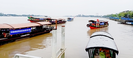 Thế mạnh du lịch sông nước miệt vườn của huyện Long Hồ.