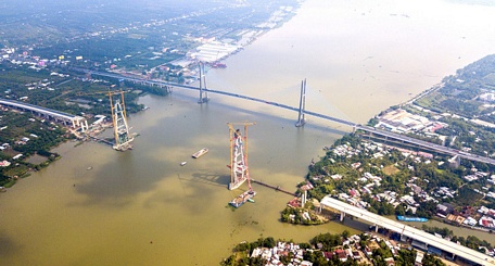 Cầu Mỹ Thuận 2 là 1 trong 7 dự án đường cao tốc Bắc - Nam được dồn lực thi công để hoàn thành trong năm 2023 - Ảnh: CHÍ QUỐC