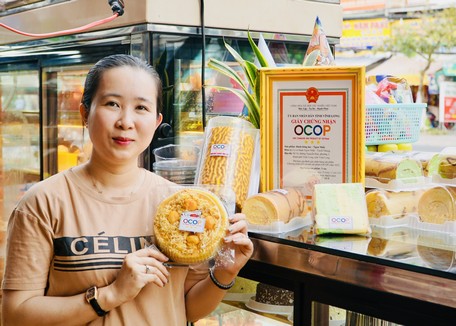 Bánh bông lan là sản phẩm đầu tiên của cơ sở bánh Ngon Nhất- Tuyết Nhung đạt chứng nhận OCOP.