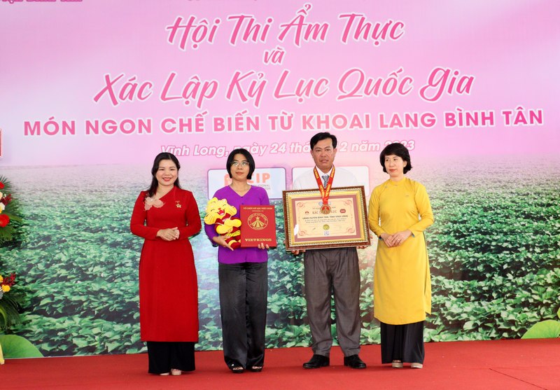 100 món ăn từ khoai lang Bình Tân được xác lập kỷ lục Việt Nam.