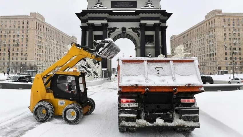 Các dịch vụ của thành phố Moscow được đặt trong tình trạng báo động cao do bão tuyết, băng giá trong những ngày tới. Ảnh: Ria Novosti