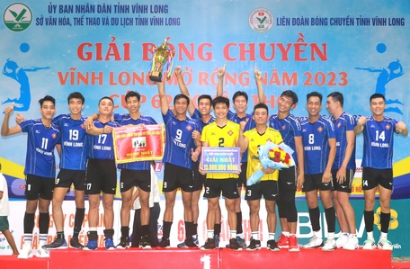 ĐT bóng chuyền nam Vĩnh Long giành vé thăng hạng đội mạnh quốc gia năm 2024.