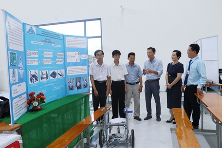 Nhóm học sinh Trường THPT Bình Minh đạt giải nhì cuộc thi nghiên cứu khoa học kỹ thuật tỉnh Vĩnh Long vừa qua.
