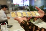 Ngân hàng Nhà nước bung vàng bán đều, giá vàng giảm mỗi ngày